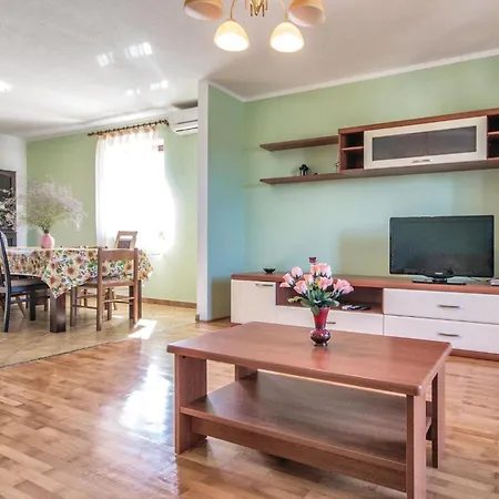6 Bedroom Amazing In Bratulici * Hreljici