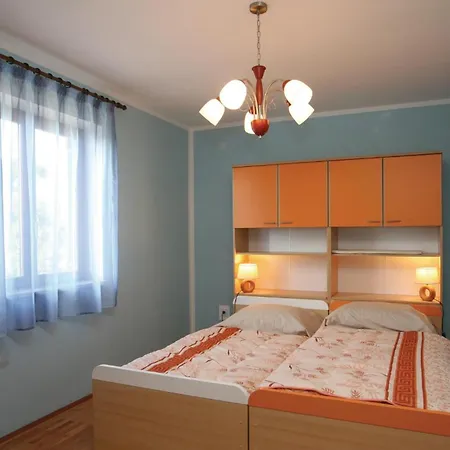 6 Bedroom Amazing In Bratulici Holiday home