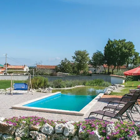 Stunning In Bratulici Nyaraló Hreljići