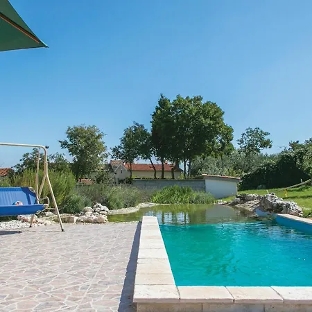 6 Bedroom Amazing In Bratulici Holiday home Hreljici