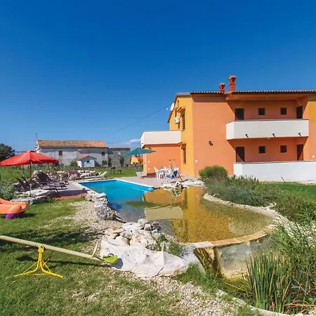 6 Bedroom Amazing In Bratulici Holiday home