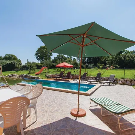6 Bedroom Amazing In Bratulici Holiday home Hreljici
